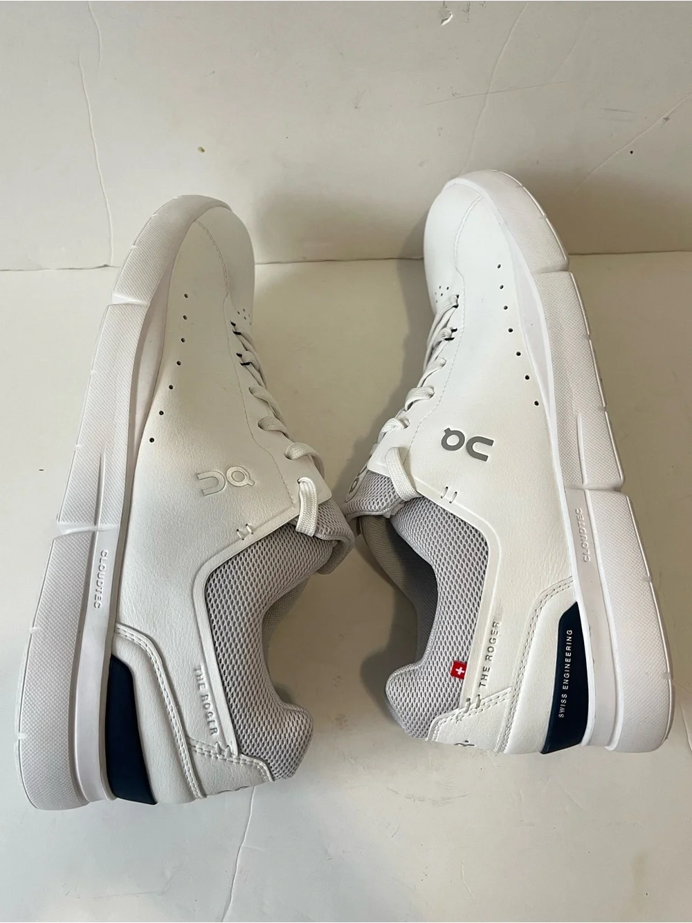 On Running THE ROGER Advantage White Low-Top casual tennis Sneakers Men Size 12
